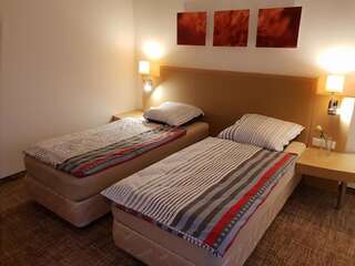 Проживание в семье Noclegi Portowa Ополе Двухместный номер с 2 отдельными кроватями и ванной комнатой-8
